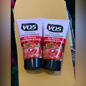 V05 Nourishing Leave-in Conditioner - Strawberries & Cream